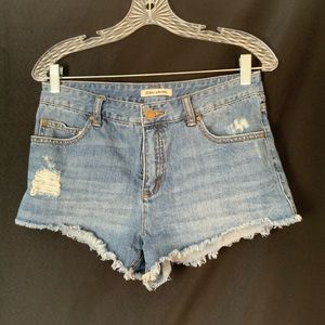 Billabong distressed jean shorts size 28